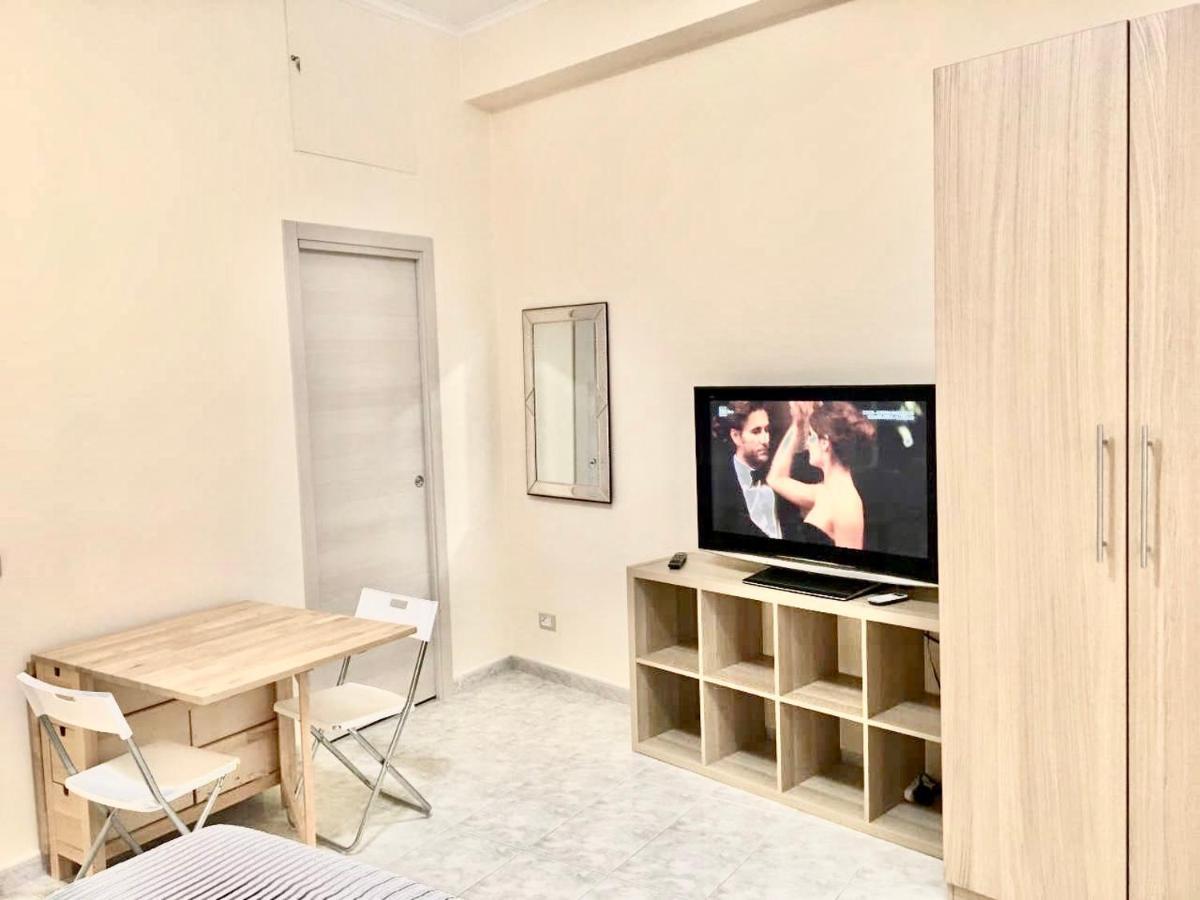 Roma Central Studio Luaran gambar