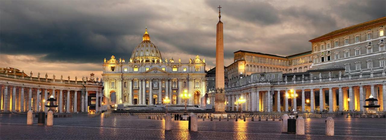 Roma Central Studio Luaran gambar