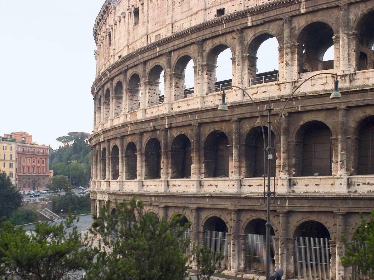 Roma Central Studio Luaran gambar
