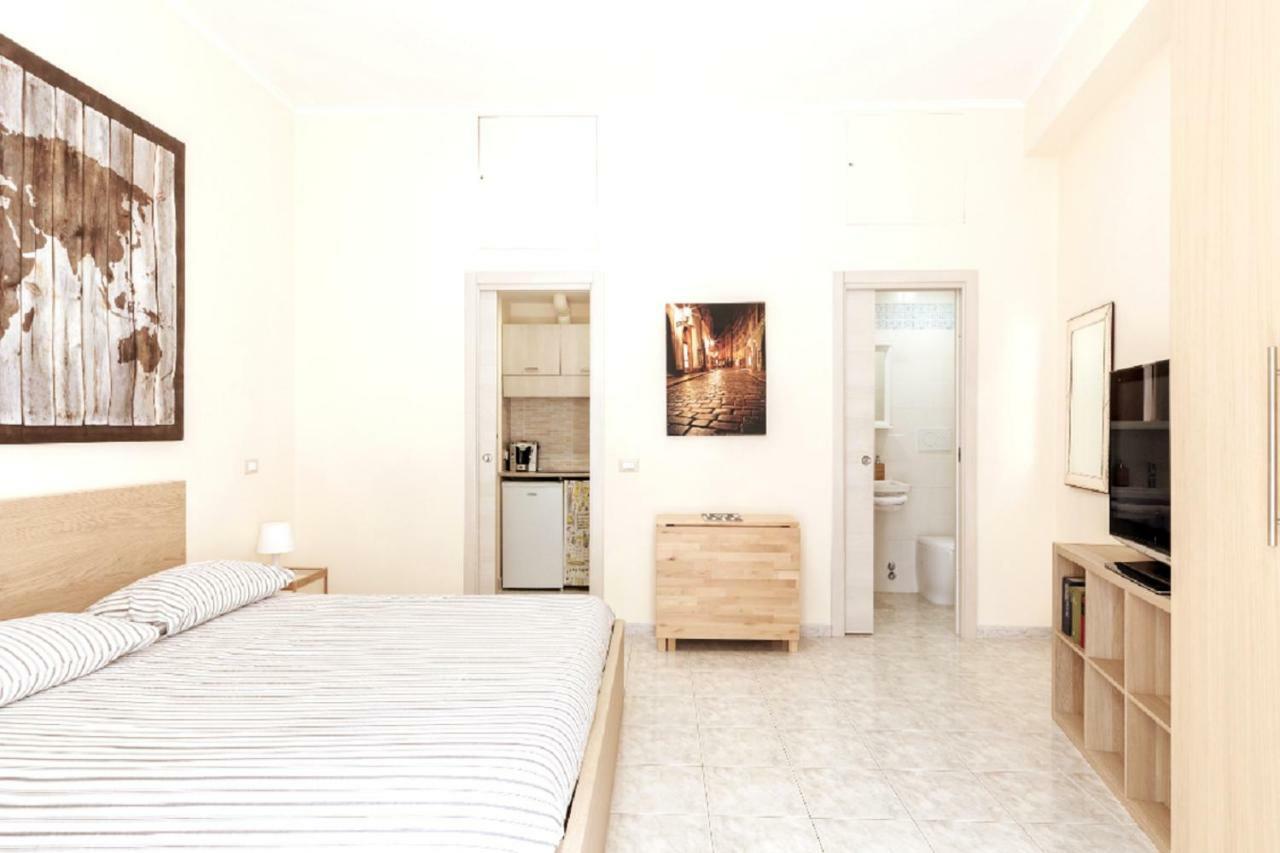 Roma Central Studio Luaran gambar